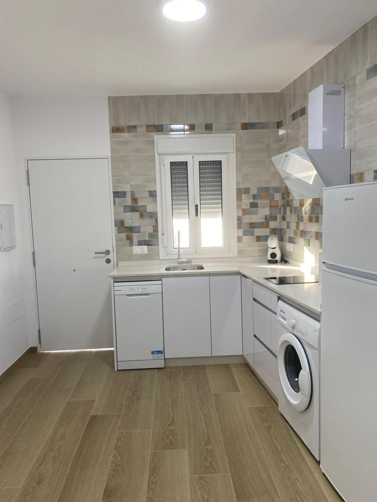 A Estrenar Gallardo 3 Con Piscina Privada - Solo Parejas O Familias *